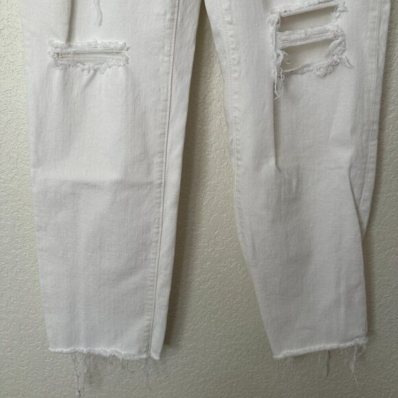 Madewell The Perfect Vintage Straight Jean in Tile White: Ripped-Knee Edition 27 - Picture 6 of 13